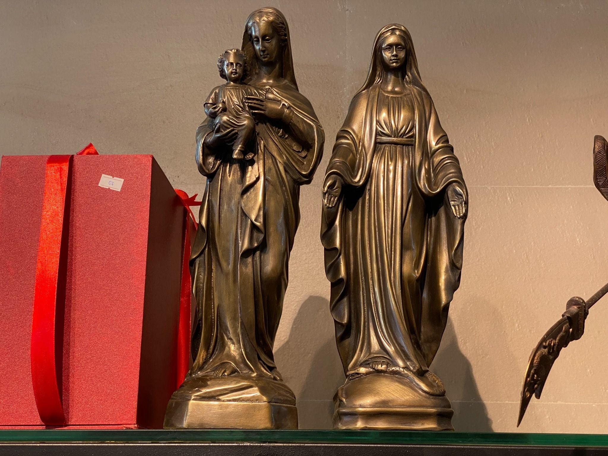 Antique Bronze Blessed Virgin Mary & Baby Jesus Statue with Our Lady of Grace, Religious Sculpture for Home Decoration